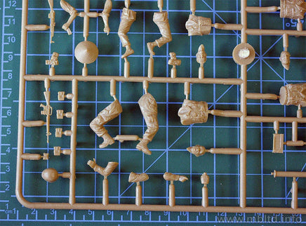 1/35 Master Box Charlie on the Left!!! Vietnam War Kit Series (5 Figures) 35105