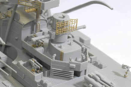 1/350 Dragon Model German Battleship Scharnhorst 1943 1040