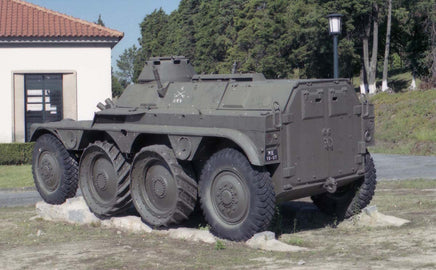 1/72 ACE Model EBR-ETT (Engin Transporteur De Troupes) 72460