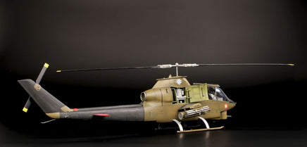 1/32 Special Hobby AH-1G Cobra 'Early Tails Over Nam' SH32082