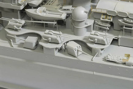 1/350 Dragon Model German Battleship Scharnhorst 1943 1040
