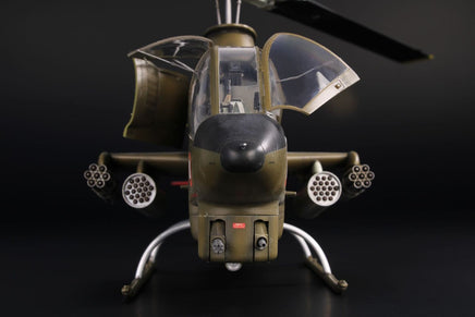 1/32 Special Hobby AH-1G Cobra 'Early Tails Over Nam' SH32082