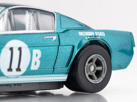 AFX Mega G+ 1965 Shelby Mustang GT350R Mark Donohue Blue/White 22071