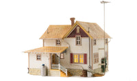 HO Woodland Corner Porch House BR5046