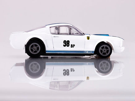 AFX Mustang FT350R – 1965 White/Blue Miles 22125