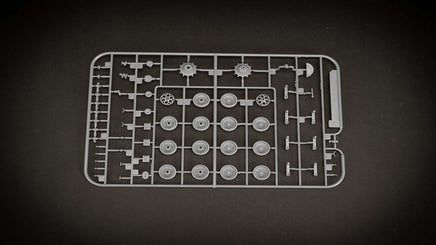 1/35 Panda Hobby BTR Object693 Kurganet-25 Plastic Model Kit 35024