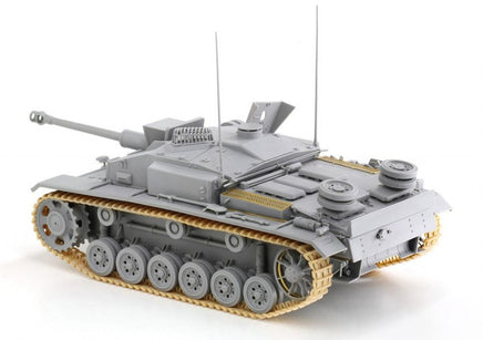 1/35 Dragon Model Stug. III F/8 Early Production Italy 1943 6620