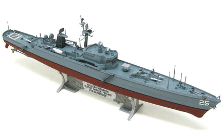 1/600 Atlantis Model USS Bainbridge Frigate 717