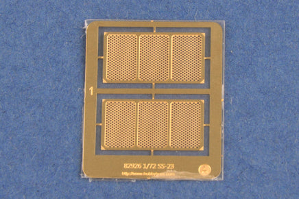 1/72 Hobby Boss Soviet 9K714 OKA (SS-23 Spider) 82926