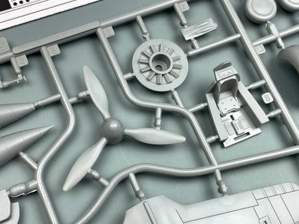 1:Egg Tiger Model Focke-Wilf FW-190 Fighter Cute Plane Kit Series / Q Version 110