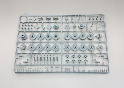 1/35 Amusing Hobby Jagdpanzer E-100 35A017