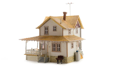 HO Woodland Corner Porch House BR5046