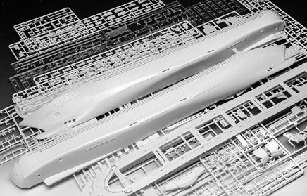 1/1400 Revell Germany Ocean Liner Queen Mary 2 05199