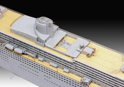 1/1400 Revell Germany Ocean Liner Queen Mary 2 05199