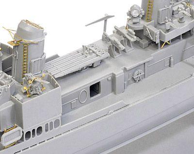 1/350 Dragon Model U.S.S. Gearing DD-710 1945 1029