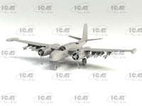 1/48 ICM B-26K with USAF Pilots & Ground Personnel 48280
