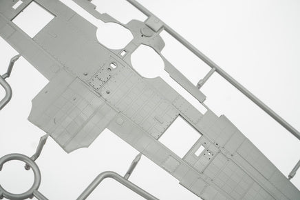 1/35 Border Model A6M2 Zero Fighter w/Interior of the Engine and Weapons BF006