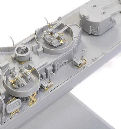 1/350 Dragon Model U.S.S. Gearing DD-710 1945 1029