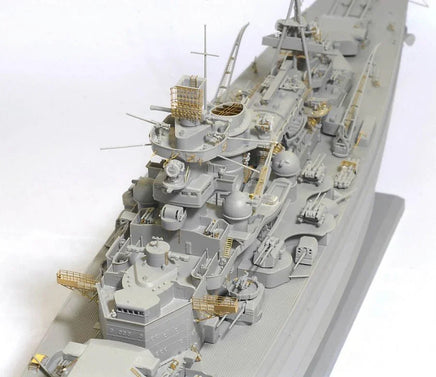 1/350 Dragon Model German Battleship Scharnhorst 1943 1040