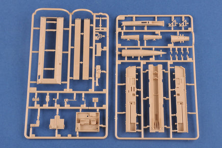 1/72 Hobby Boss Soviet 9K714 OKA (SS-23 Spider) 82926