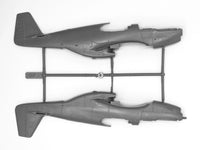 1/48 ICM Mustang P-51B with USAAF Pilots and Ground Personnel 48125