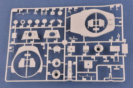 1/35 Hobby Boss Pz.Kpfw. VI Sd.Kfz. 182 Tiger II 84532