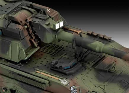 1/72 Revell Germany Panzerhaubitze 2000 03347
