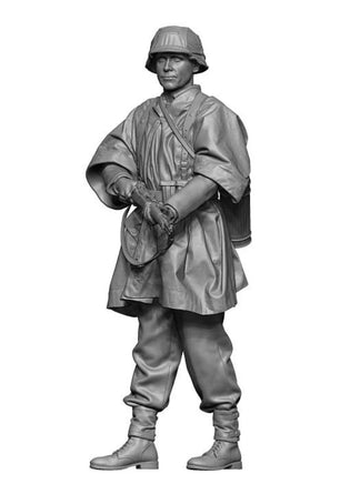 1/35 H3 Models WWII Waffen SS Soldier Wearing Phancho2 35133