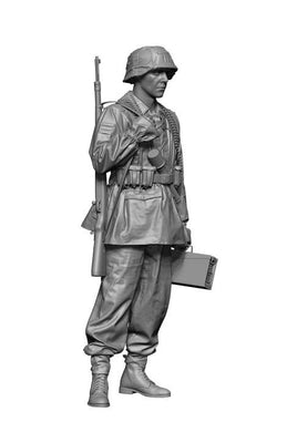 1/35 H3 Models WWII German SS Soldier 35145