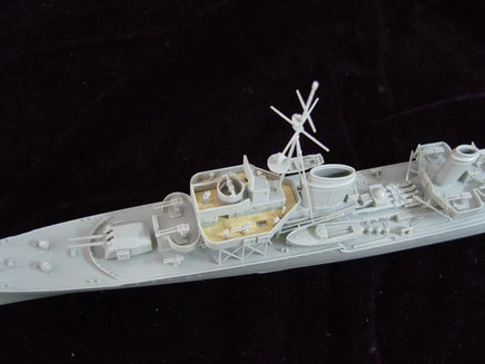 1/350 Artwox DKM Zerstorer Z-25 1944 Wood Deck 10008