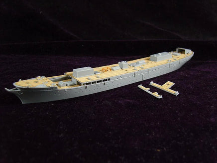 1/350 Artwox Japanese Transporter Nippon Maru Wood Deck 10066