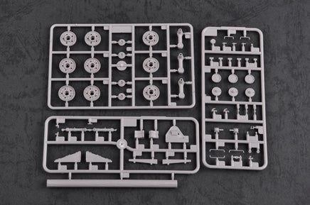 1/35 Trumpeter Soviet T-10M Heavy Tank - 05546