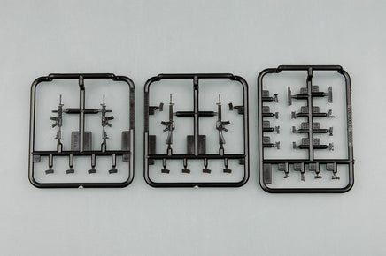 1/35 Trumpeter Modern U.S. Soldiers – Logistics Supply Team - 00429