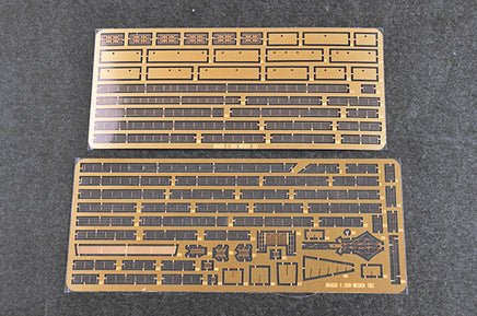 1/350 Trumpeter Aircraft Carrier Weser - 05633