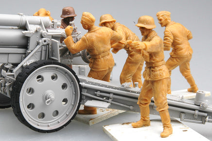 1/35 Trumpeter German S.FH 18 Field Howitzer Gun Crew - 00425