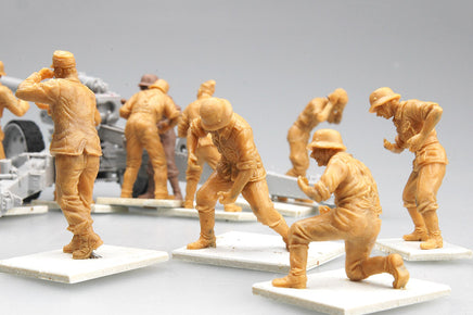 1/35 Trumpeter German s.FH 18 Field Howitzer Gun Crew Ammo Supplied Team - 00426