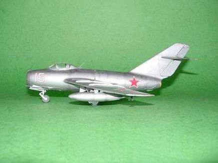 1/48 Trumpeter Mikoyan-Gurevich MiG-15 Bis Fagot-B - 02806