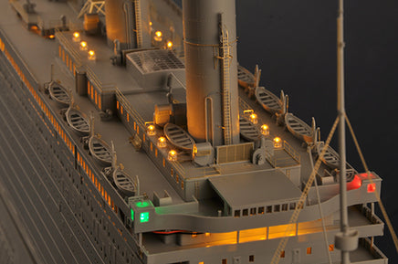 1/200 Trumpeter Titanic (with Leds) - 03719