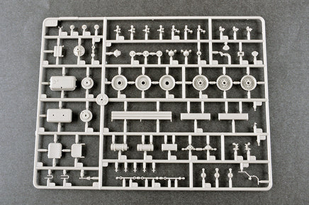 1/35 Trumpeter Soviet BTR-152V1 APC - 09573