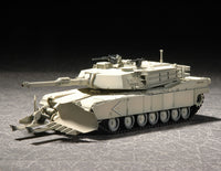 1/72 Trumpeter M1A1 with Mine Clearing Blade System - 07277