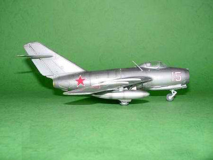 1/48 Trumpeter Mikoyan-Gurevich MiG-15 Bis Fagot-B - 02806