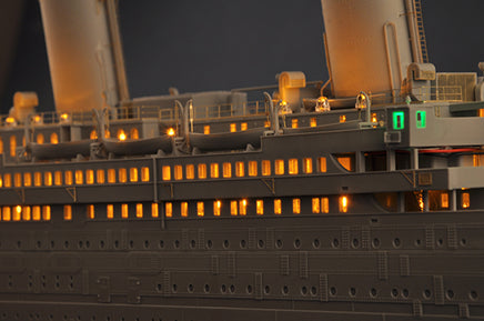 1/200 Trumpeter Titanic (with Leds) - 03719