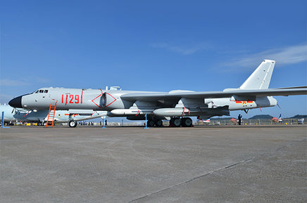 1/144 Trumpeter Xian H-6K Bomber - 03930