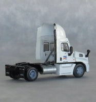 N Scale Trainworx YRC Freightliner Cascadia Road #11523 - 42590-05