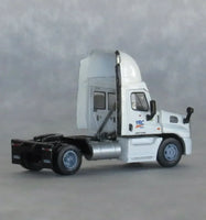 N Scale Trainworx YRC Freightliner Cascadia Road #11702 - 42590-08 - MPM Hobbies