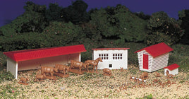 Bachmann HO Scale Farm Building with Animals 45152 - MPM Hobbies