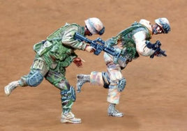 1/35 AFV HUNTING CREW-5 FIGURAS CON PERRO Y CONEJOS AF35092