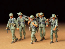 1/35 Tamiya WWII German Machine Gun Crew "On Maneuver" - MPM Hobbies