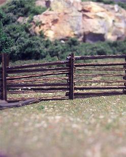 HO Osborn Log Fence 1082 - MPM Hobbies