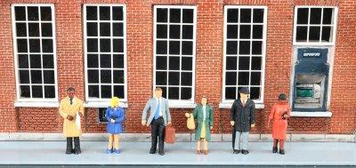 HO Scale Bachmann Standing Office Workers.